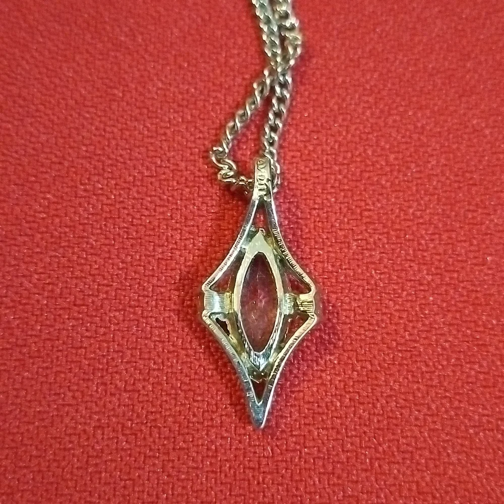 Vintage Avon "Blue Bell" Pendant with original silver tone Chain - Picture 2 of 6